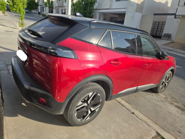 Peugeot 2008 1.2 turbo, Tela,  Aut. GT 2025